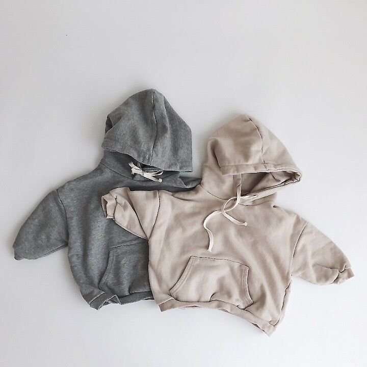 Mysigt tvådelat set – luvtröja och sportbyxor