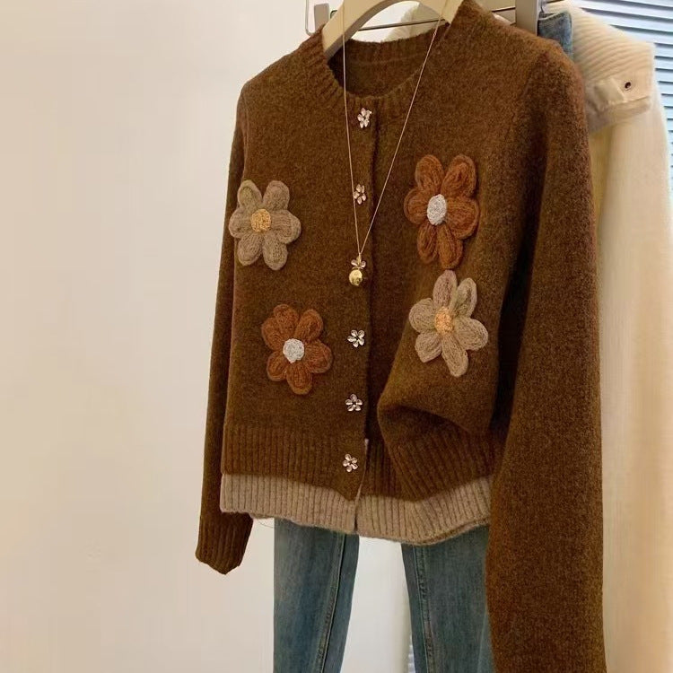 Trendig lös stickad tröja med blombroderi för kvinnor