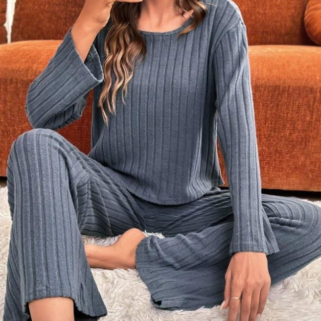 Bekväm Pyjamas & Loungewear i Polyester – Varmt Set med Långärmad Tröja & Byxor