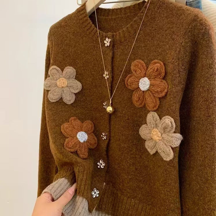 Trendig lös stickad tröja med blombroderi för kvinnor