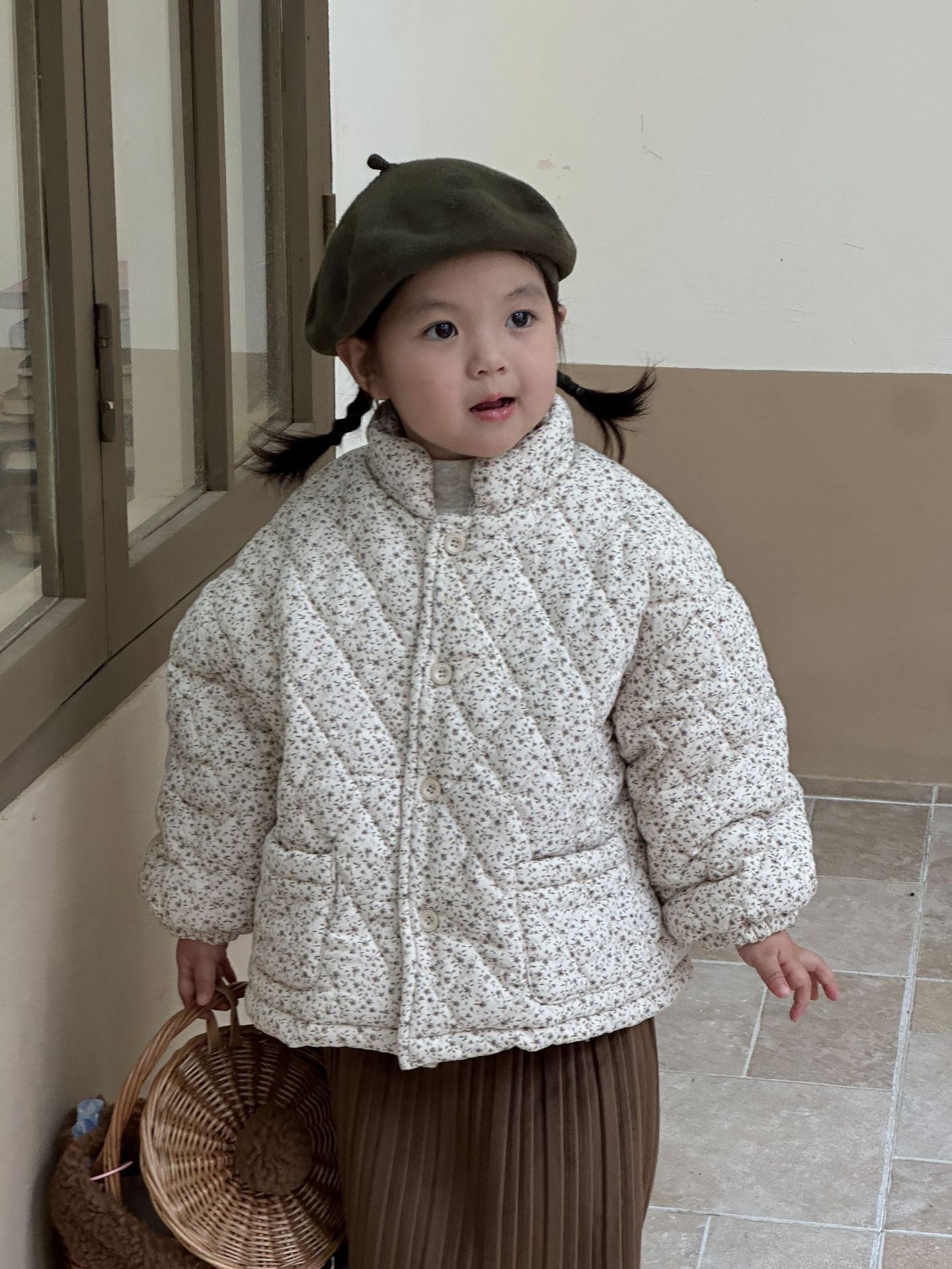 Tjockfodrad blommig barnjacka