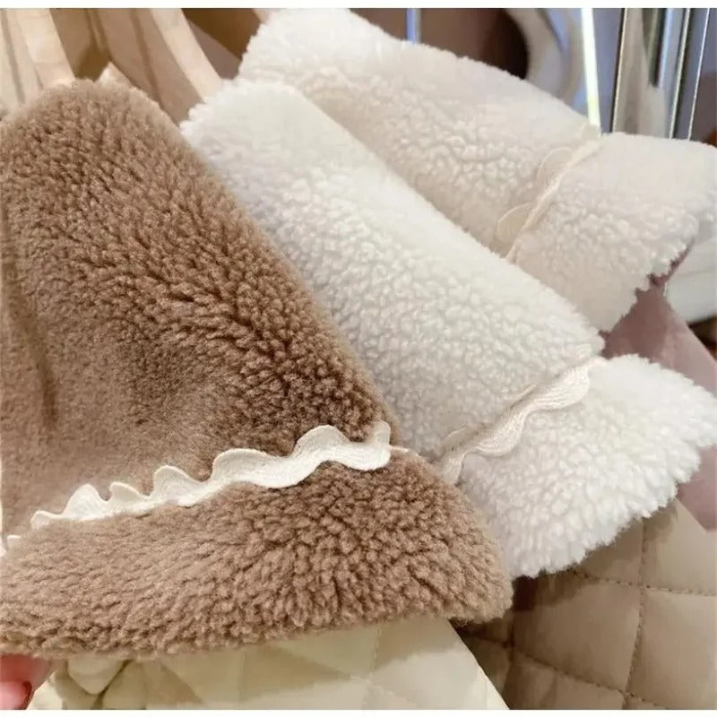 Tjock, vadderad jacka  i sammet och bomull