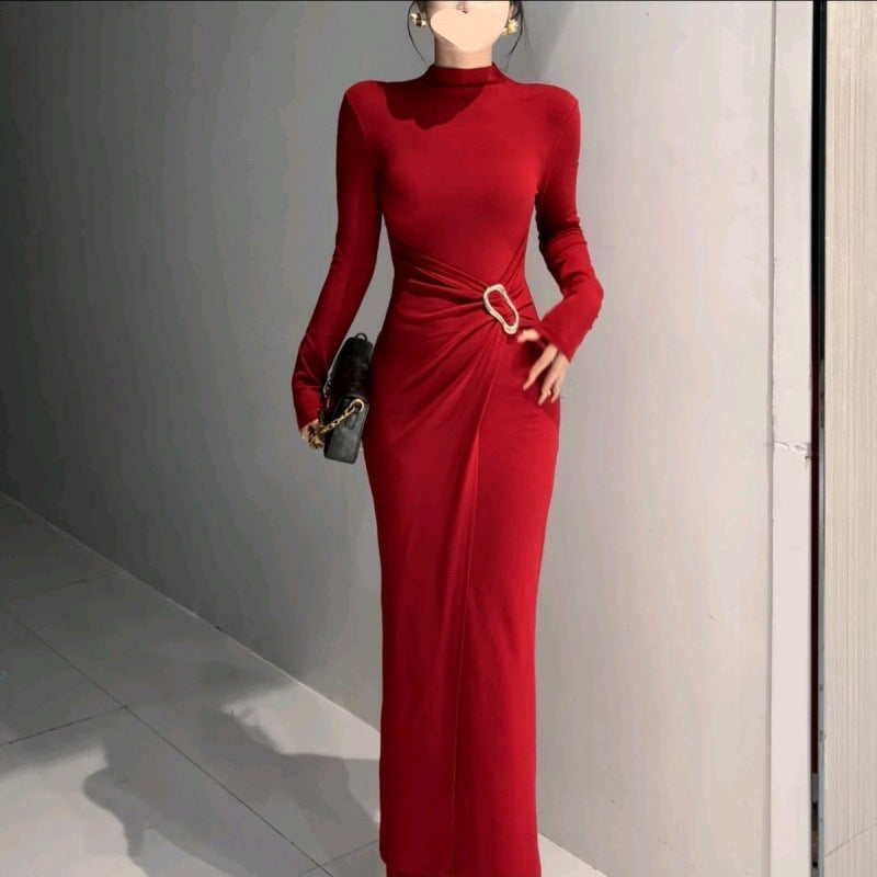 Röd klänning – Elegant långklänning med perfekt passform för årets fest. Finns i flera färger.