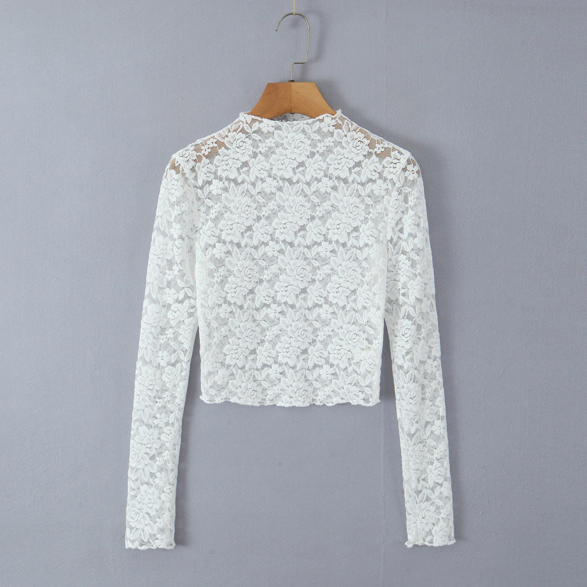 Vit spets-croptop med lång ärm – Elegant & feminin för fest och vardag